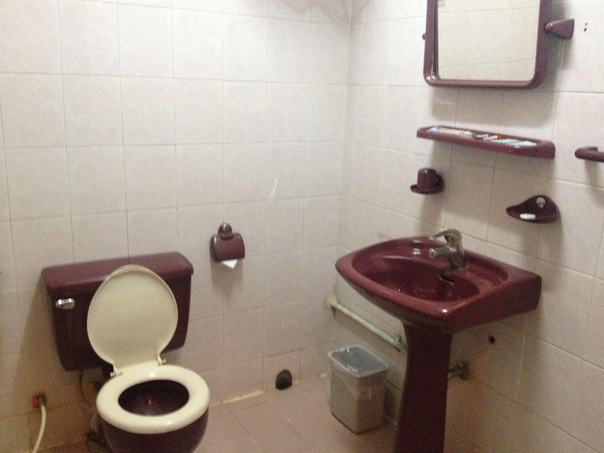 Royal White Elephant Hotel Rangun Kültér fotó